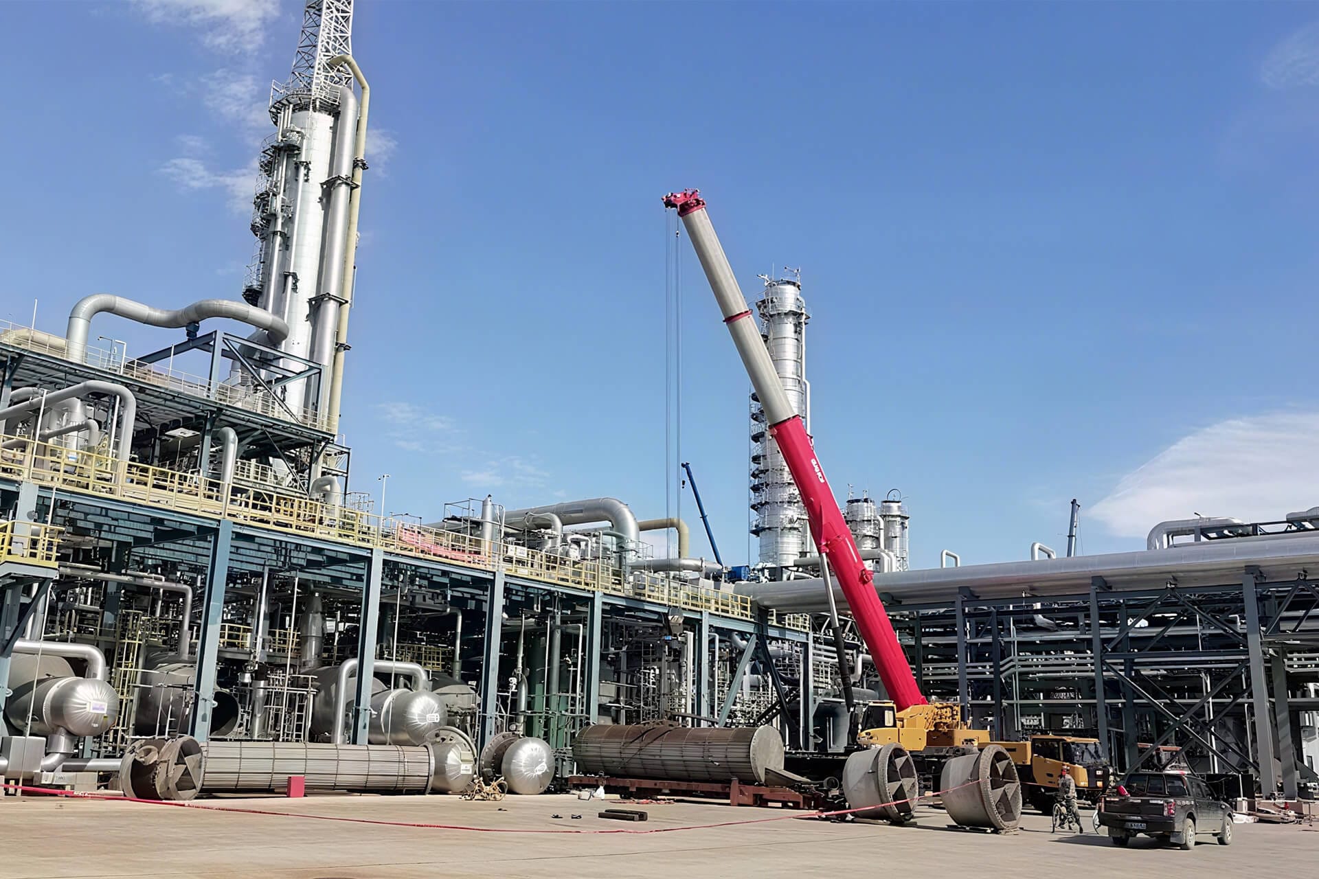 Tube bundle extraction equipment at an industrial facility in المملكة العربية السعودية