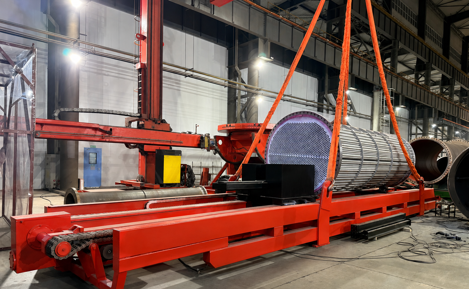 Electric tube bundle extractor supporting a heat exchanger tube bundle in the Qingwei workshop